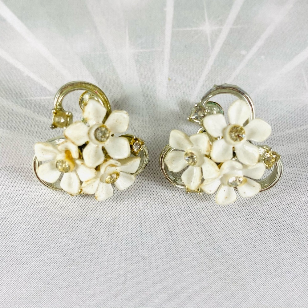 Pretty little white Posey earrings with rhinestones centers and accent pearls